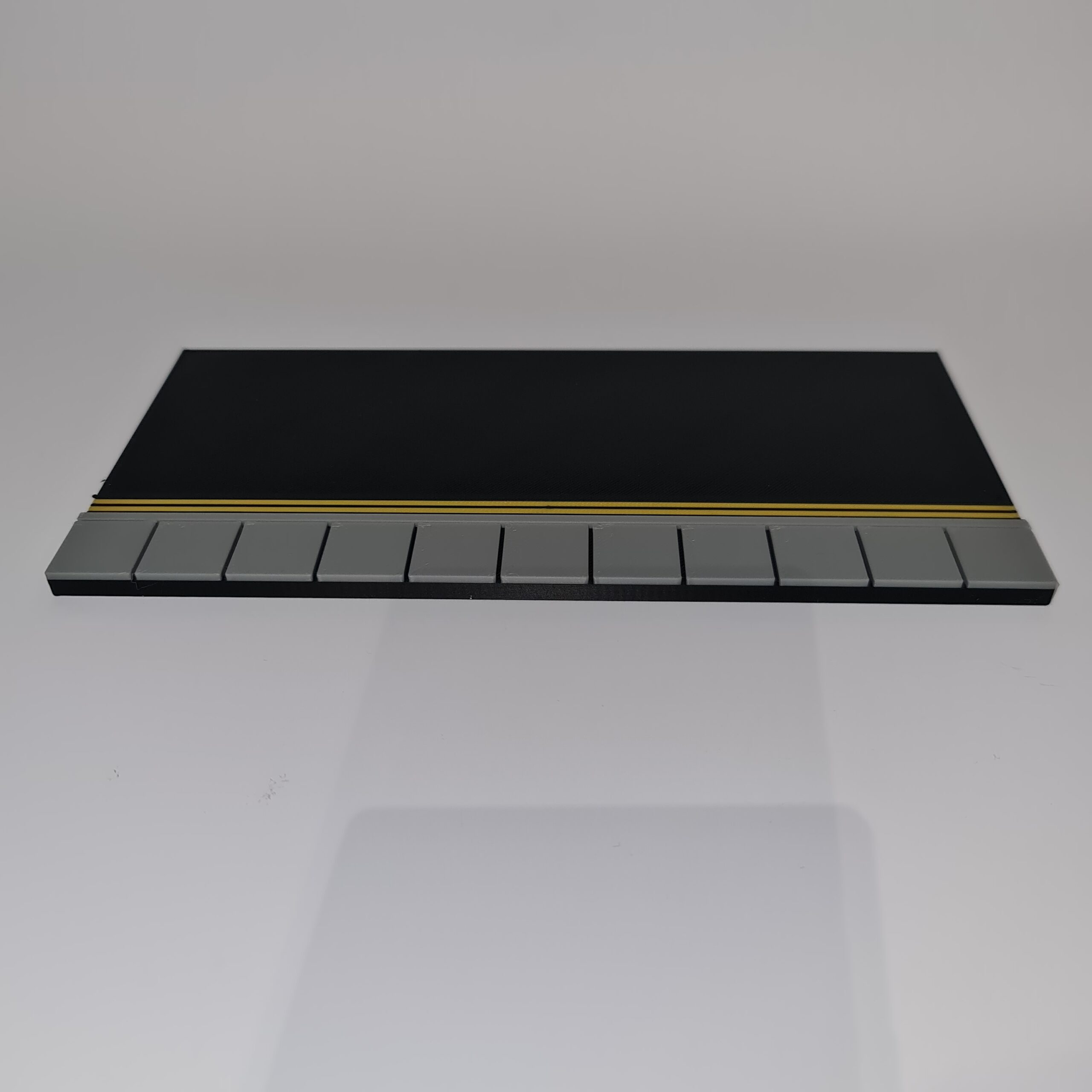 DOUBLE YELLOWS ROAD DIORAMA - Image 3